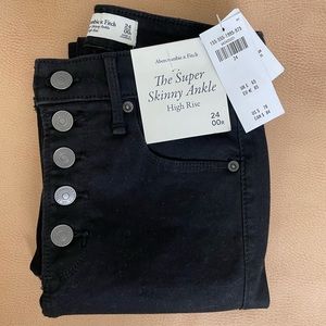 NWT High Rise Super Skinny Ankle Jean - Abercrombie and Fitch Black Jeans sz 24